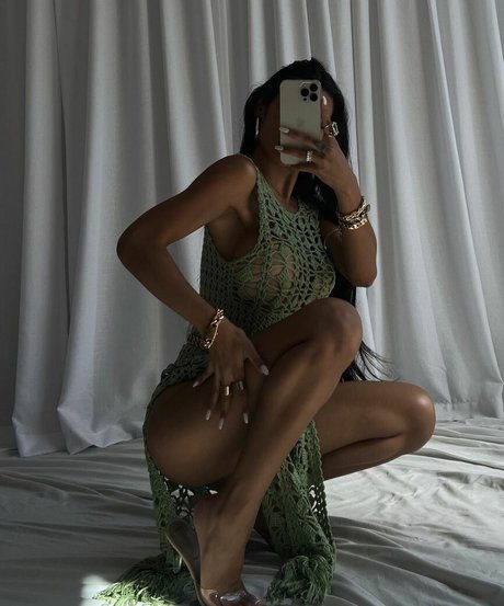 gold gypsy nude actress pictures