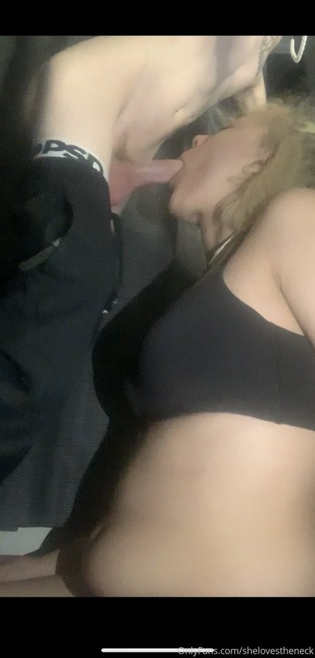 Long Neck pretty pornstar pics