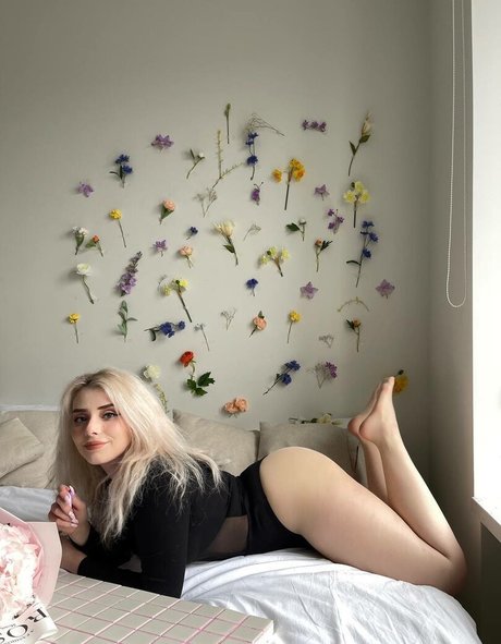 Sveta Sollar star high quality pics