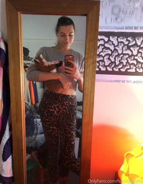 chippiechipsbimbo free actress galleries