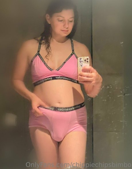 chippiechipsbimbo star sexy photos