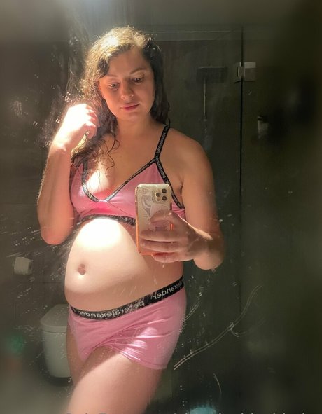 chippiechipsbimbo sexy model pic