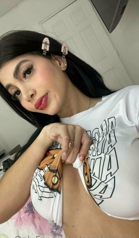 carolainvina sexy actress image