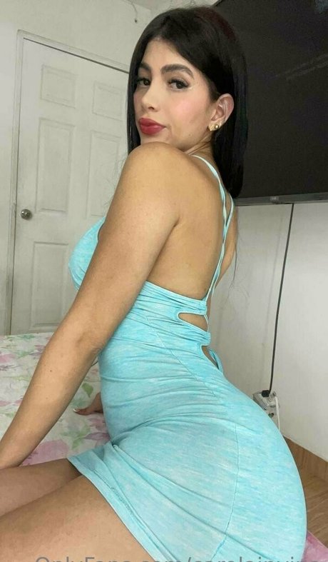 carolainvina nude model pics