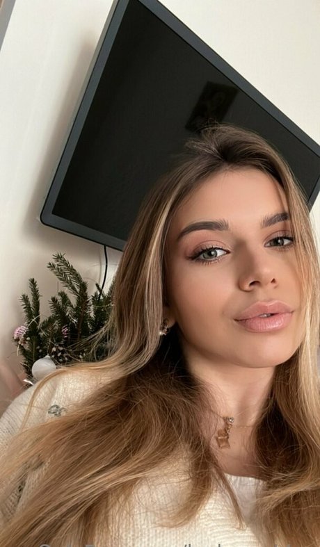 lucky ashley art model photo