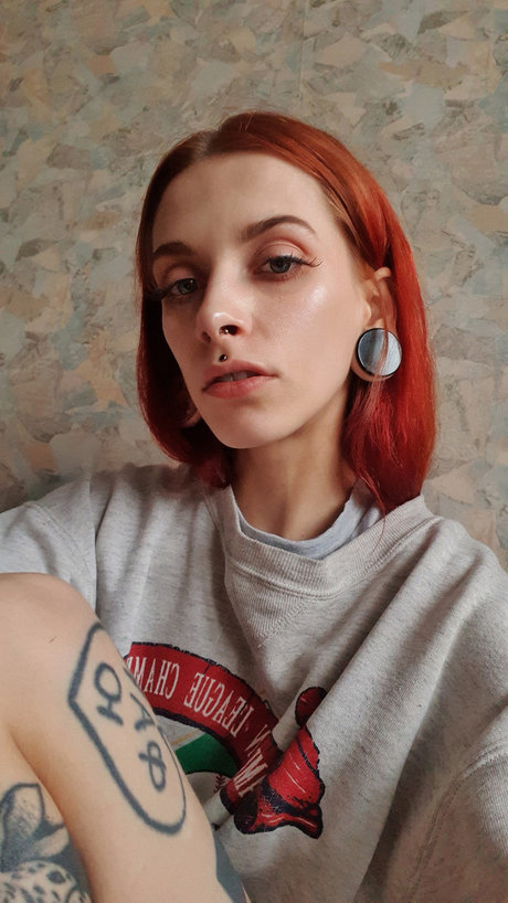 _tattoed skinny_ pornstar free image