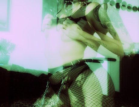 xxjustaglitchxx naked star galleries