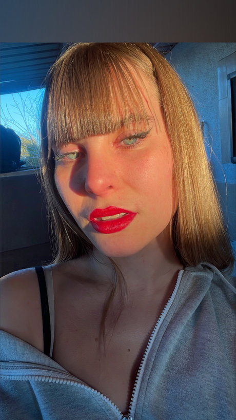 Sara Trisant_ best model gallery