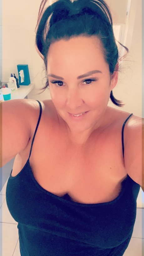 Sara07 model erotic gallery