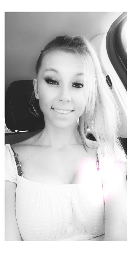 Sarah Knoxxx erotic star img