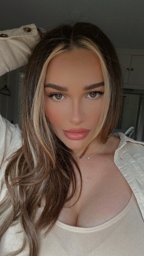 Saz_ adult model galleries