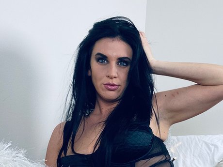 Sara Belle star top pic