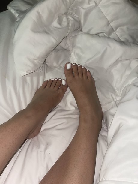 Sarai Valenzuela model high quality photos