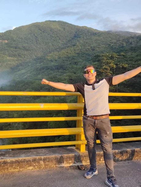 SantiBucara hd model pic