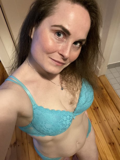 sanmaus Nr 1 Paramedic_ hd actress images