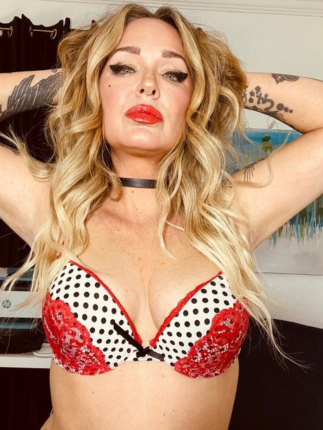 Ryan Lovemodel exclusive model img