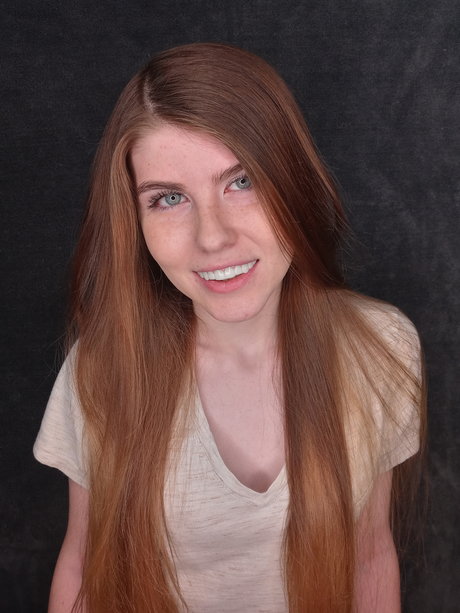 Roxi Hazel Eyes best actress pics