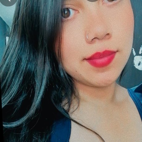 Scarletthott erotic model photo