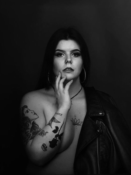 Savannah Rage Free page_ hot pornstar image