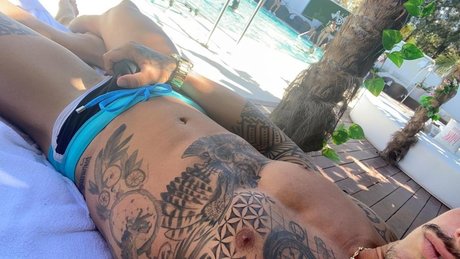 Saul Kamasutra nudes model picture