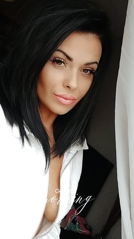 Lucey mcgrath25 nude actress photo