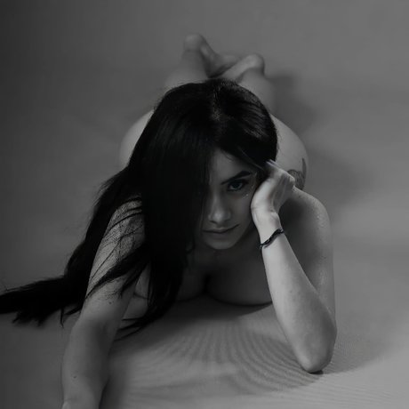 Sharik beautiful actress pic