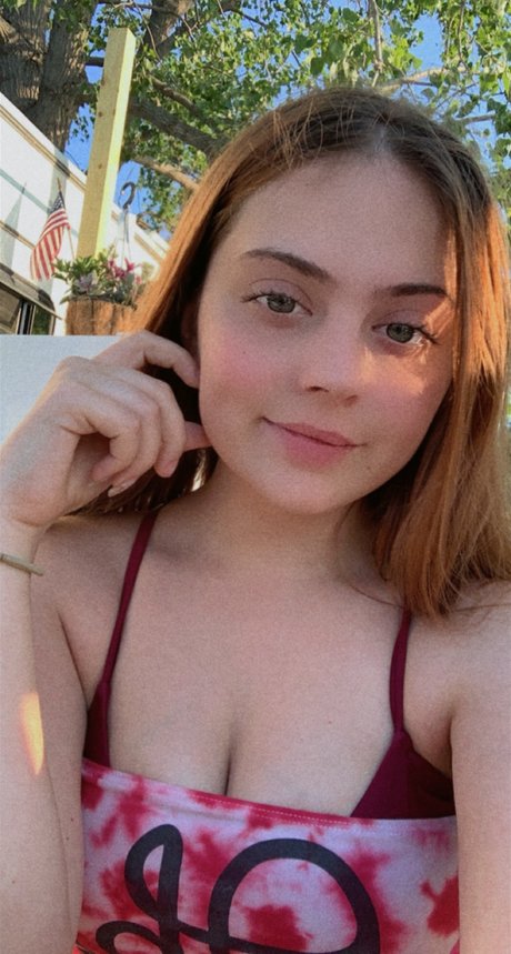 Trippiyhippie4 20 nude pornstar photo