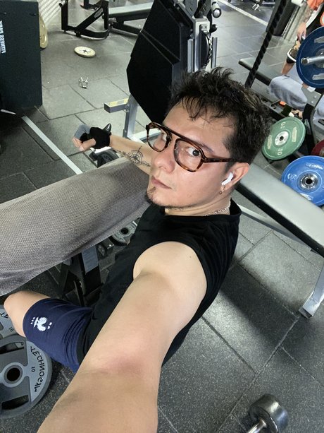 Victor LoHer naked model photo