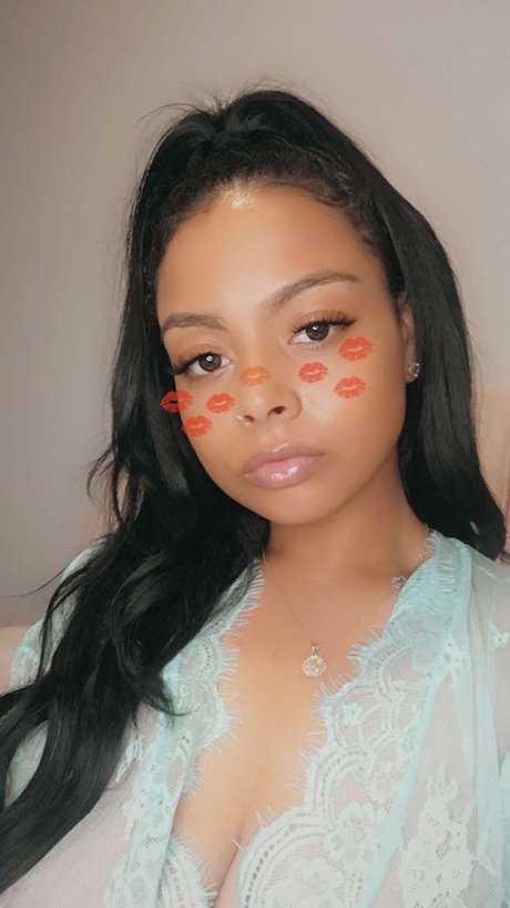 Alyssa Luv pornstar sexy gallery