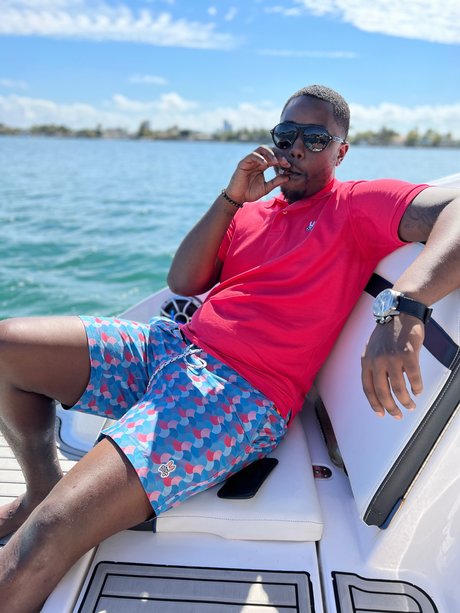 u17379842 model perfect image