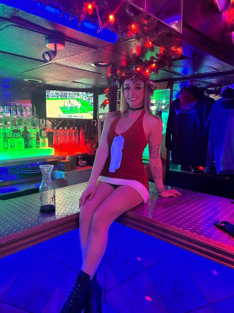 D E M I adult star pictures