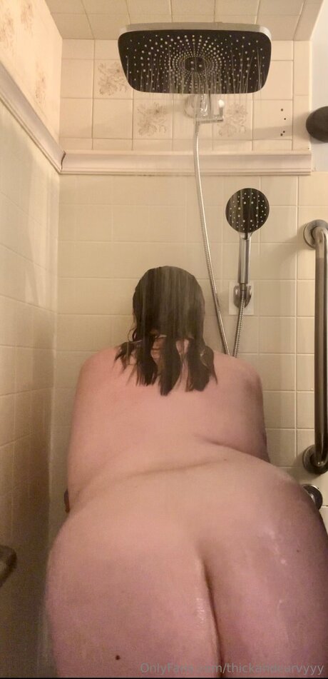 Thick and Curvy star best image