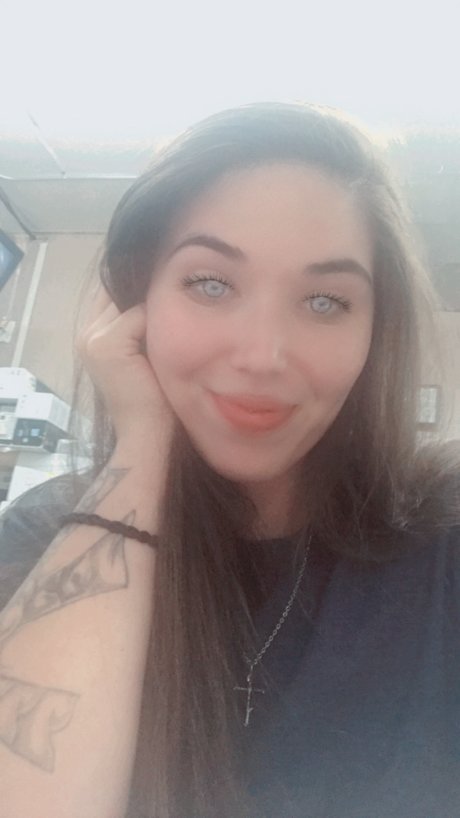 thicc wett thottie perfect model photo