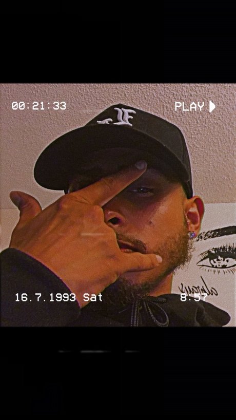 Raymond Hernandez adult actress picture