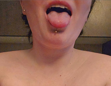 Sarah Valentino pornstar photo