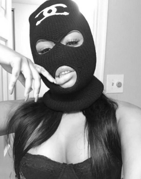 Yaz PM_ star erotic picture