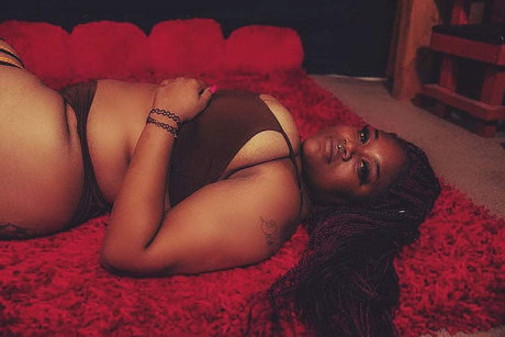 TEILA naked star galleries