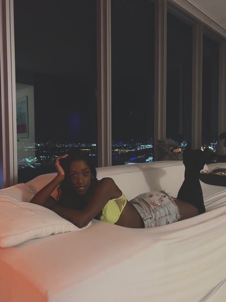 TEE free pornstar image