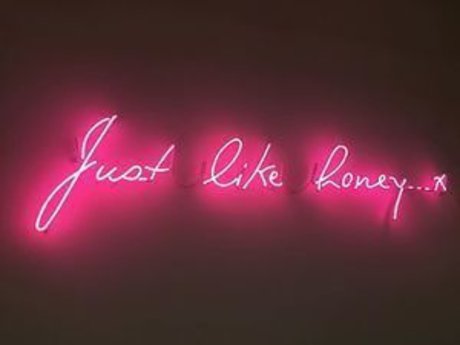 Taylor Maria top model pics