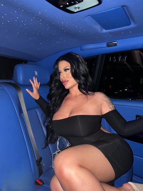 TAYLOR JUUNE star naked pic