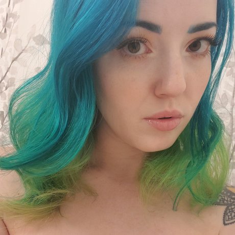 DaisyMoon hot model img