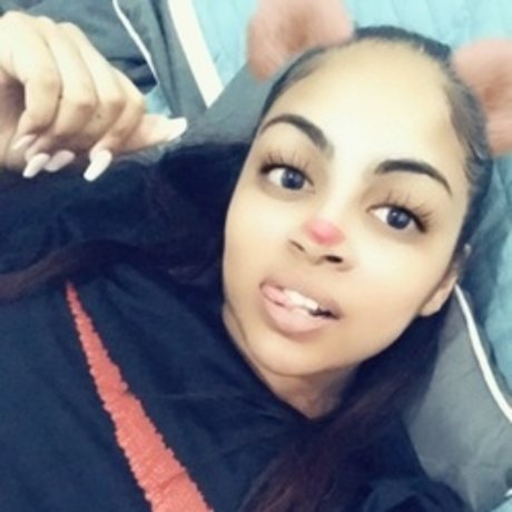 Joylovee model nudes img