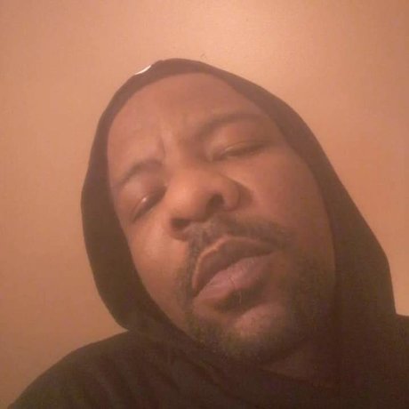 YungKeyzieCSE star hot pics