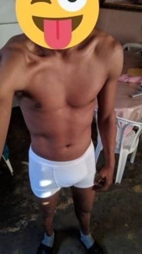 Ronpeculo star naked photos