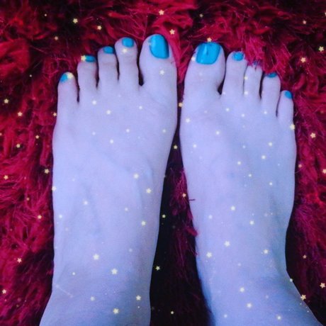 Yuni model adult images