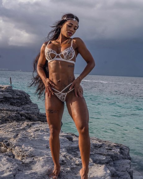 Yubisay model sex archive