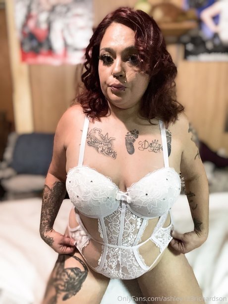 Ashley richardson exclusive actress photos