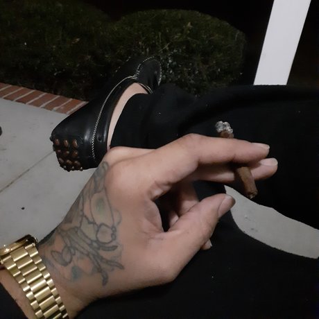 YZ TTG ENT star porn pic