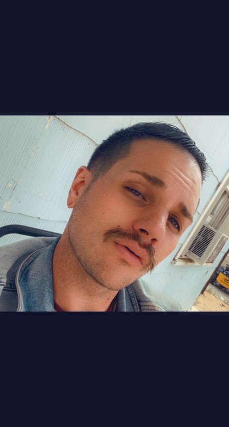 TRosky hot model pic