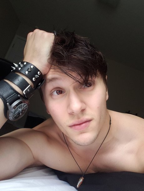 TryToFlyMike art actress img